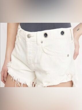 WE THE FREE by Free People White Women’s Distressed Denim Shorts